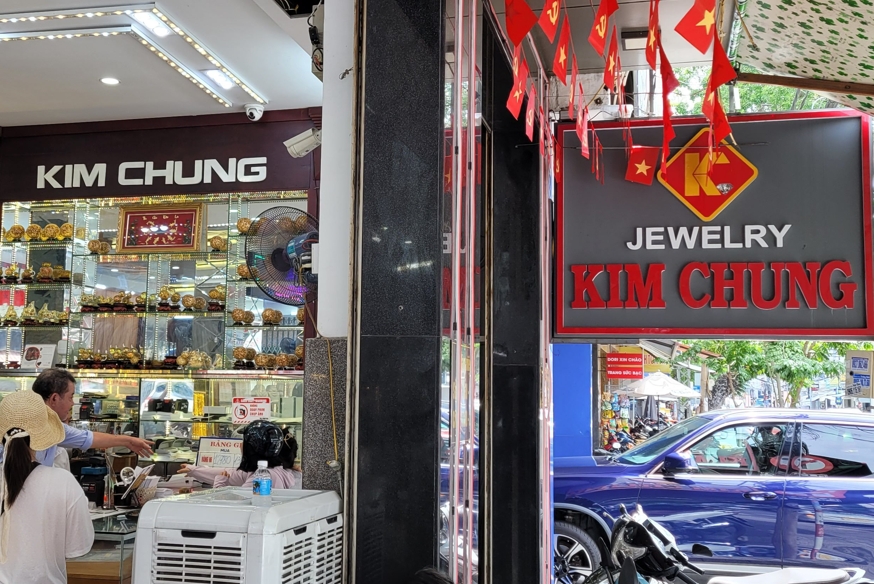 KIM CHUNG-주얼리샵-환전샵